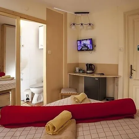 Cecilia Apartment